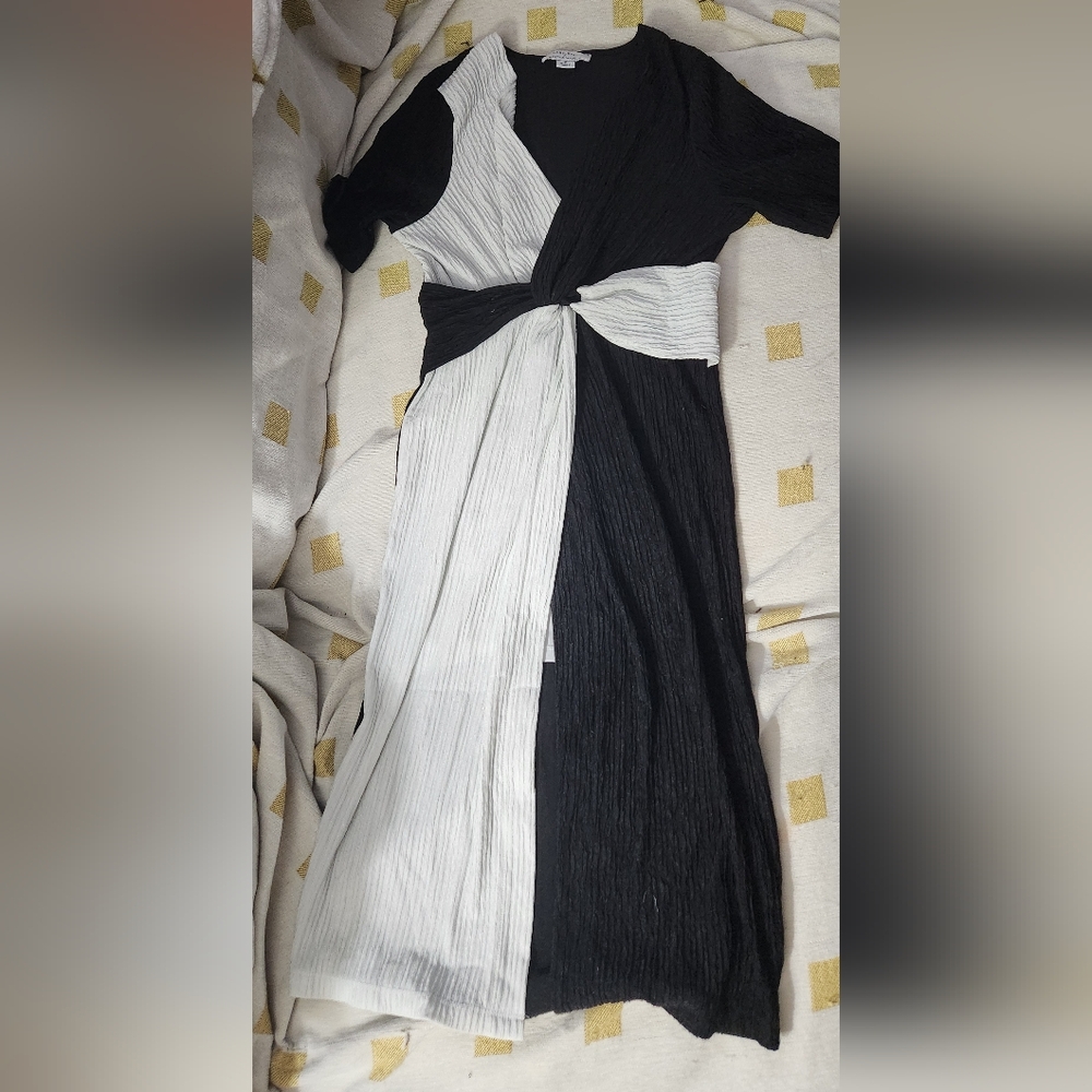 Black and White‎ Asymmetrical Long Sleeve Sheath Dress